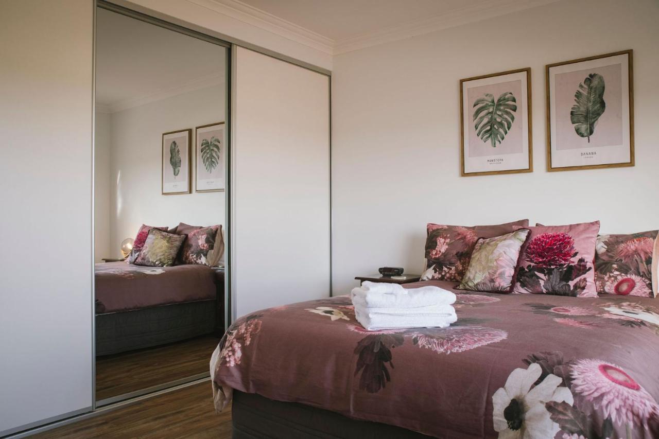 The Mains Guest House 2 Bedroom Farm Stay Corrigin Eksteriør bilde